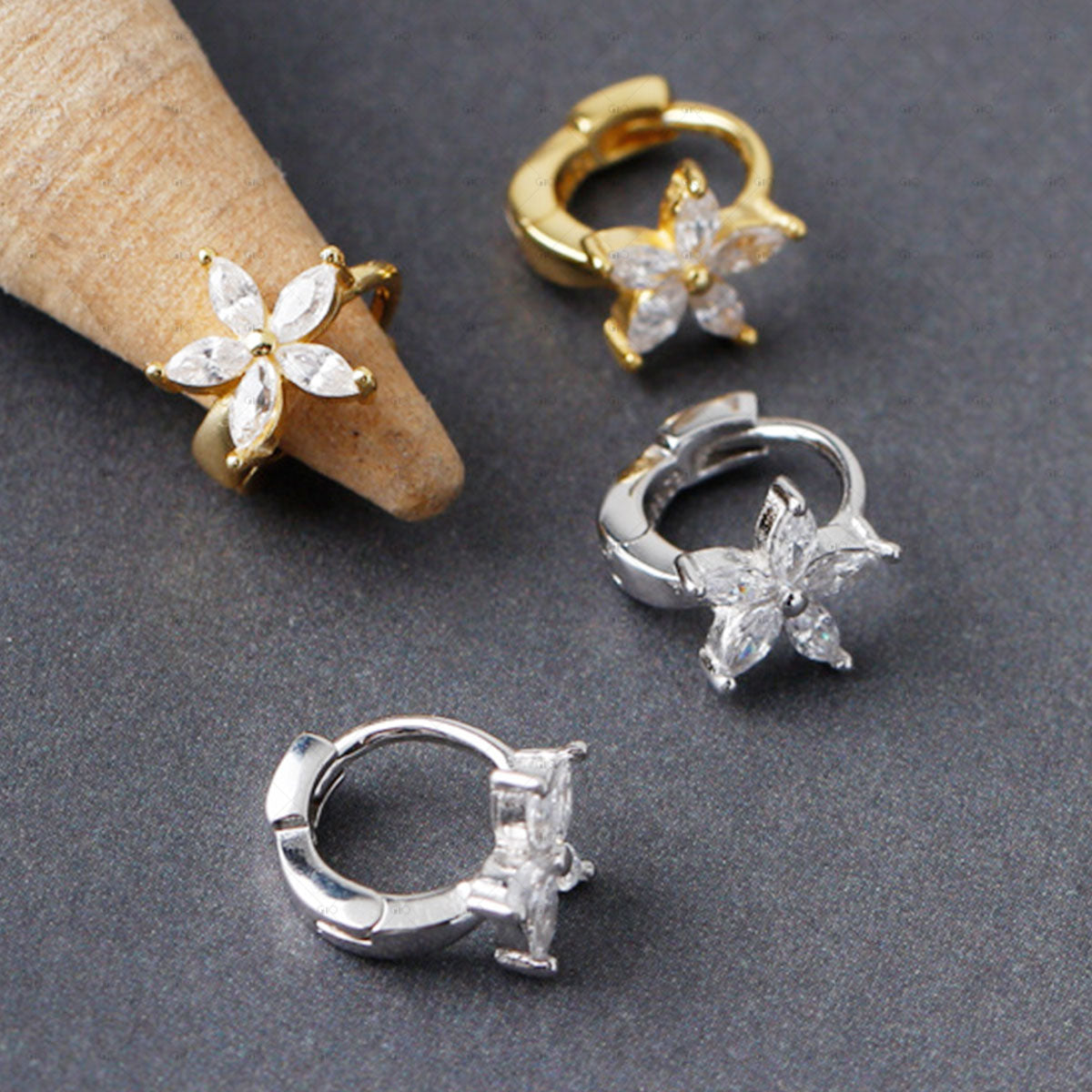 S925 Silver Flower Shape Zirconia Round Earrings