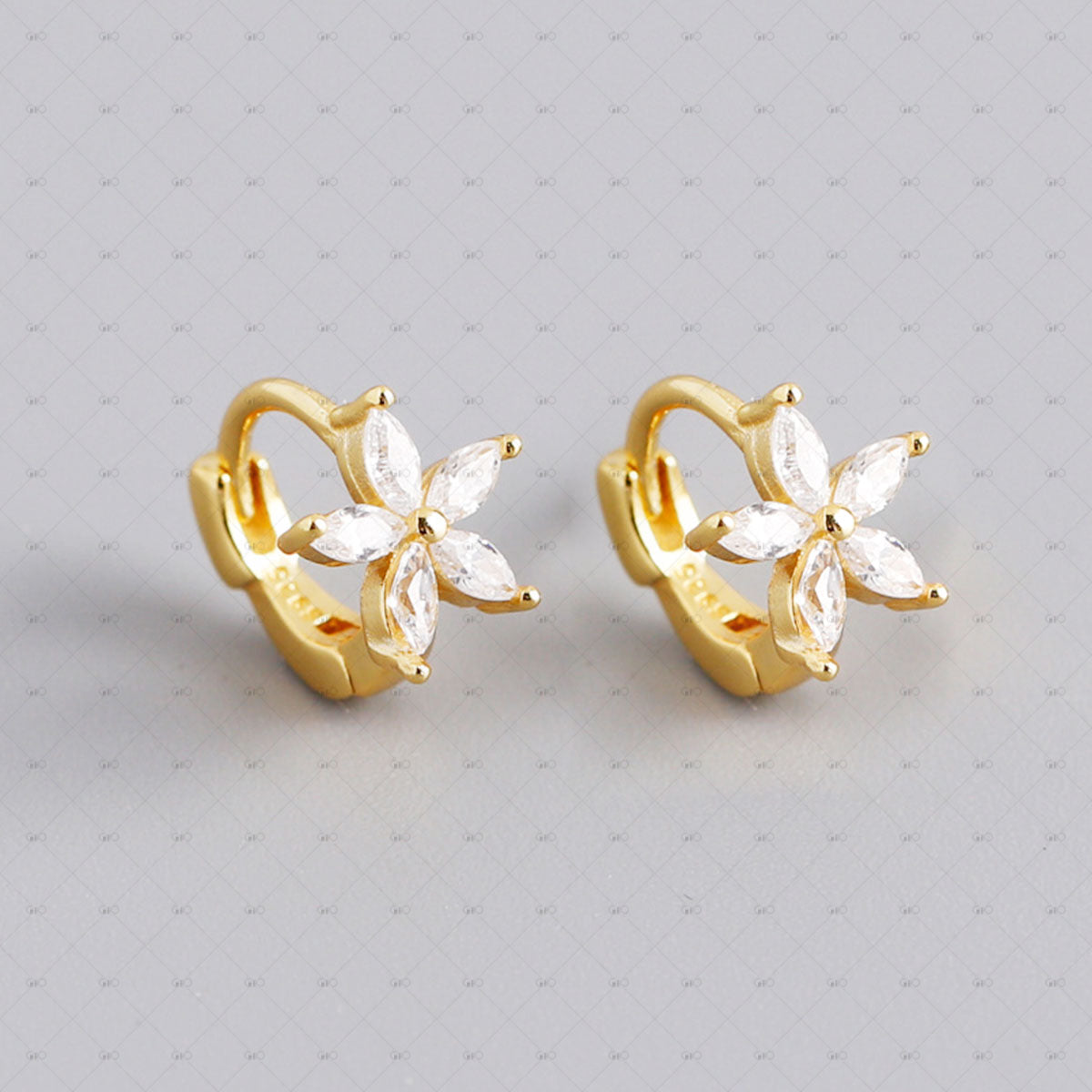 S925 Silver Flower Shape Zirconia Round Earrings