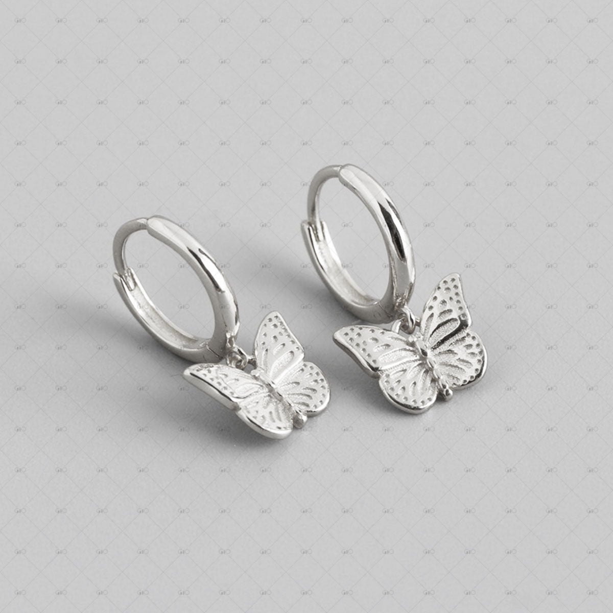 S925 Silver Butterfly Shaped Round Earrings