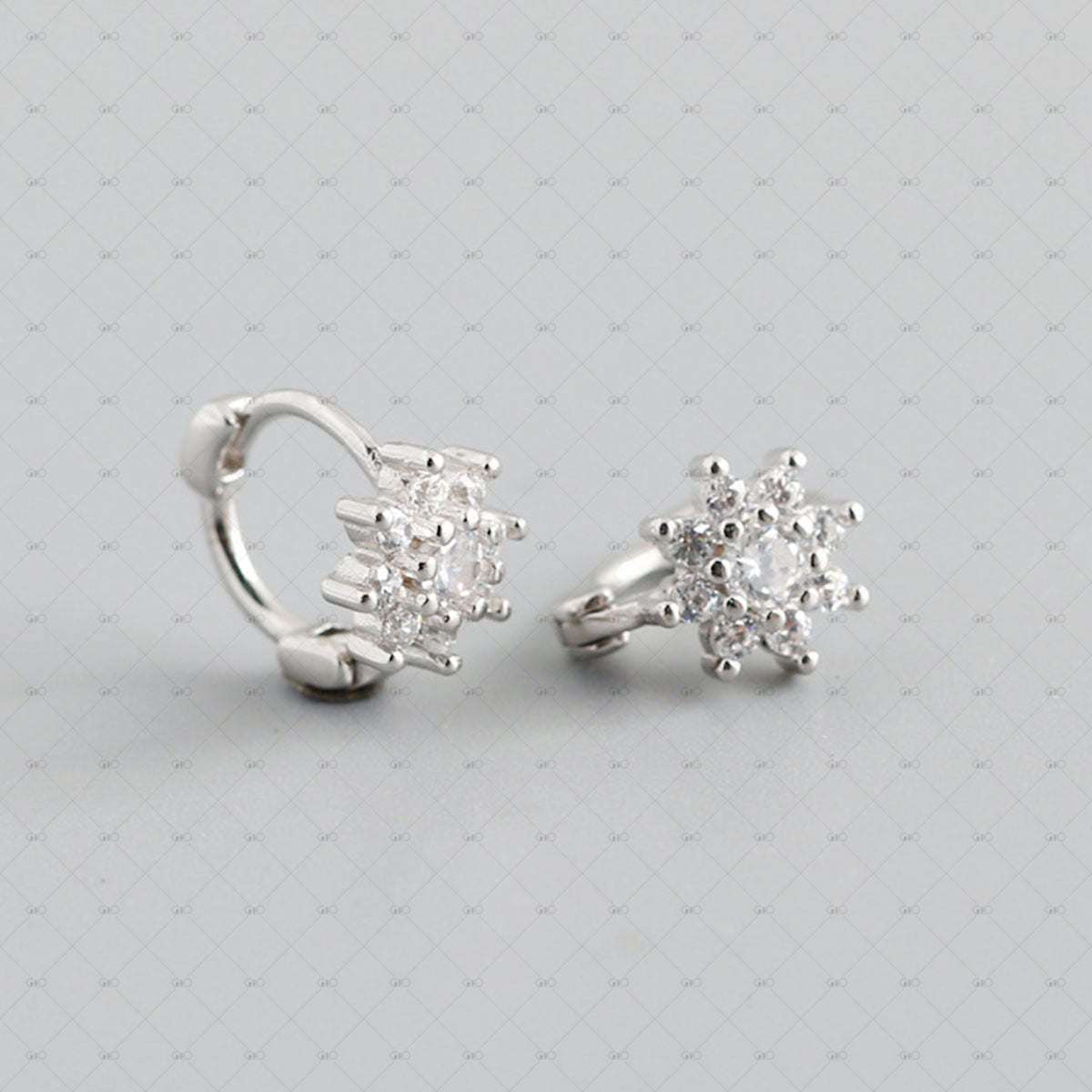 S925 Silver Flower Shape Zirconia Round Earrings