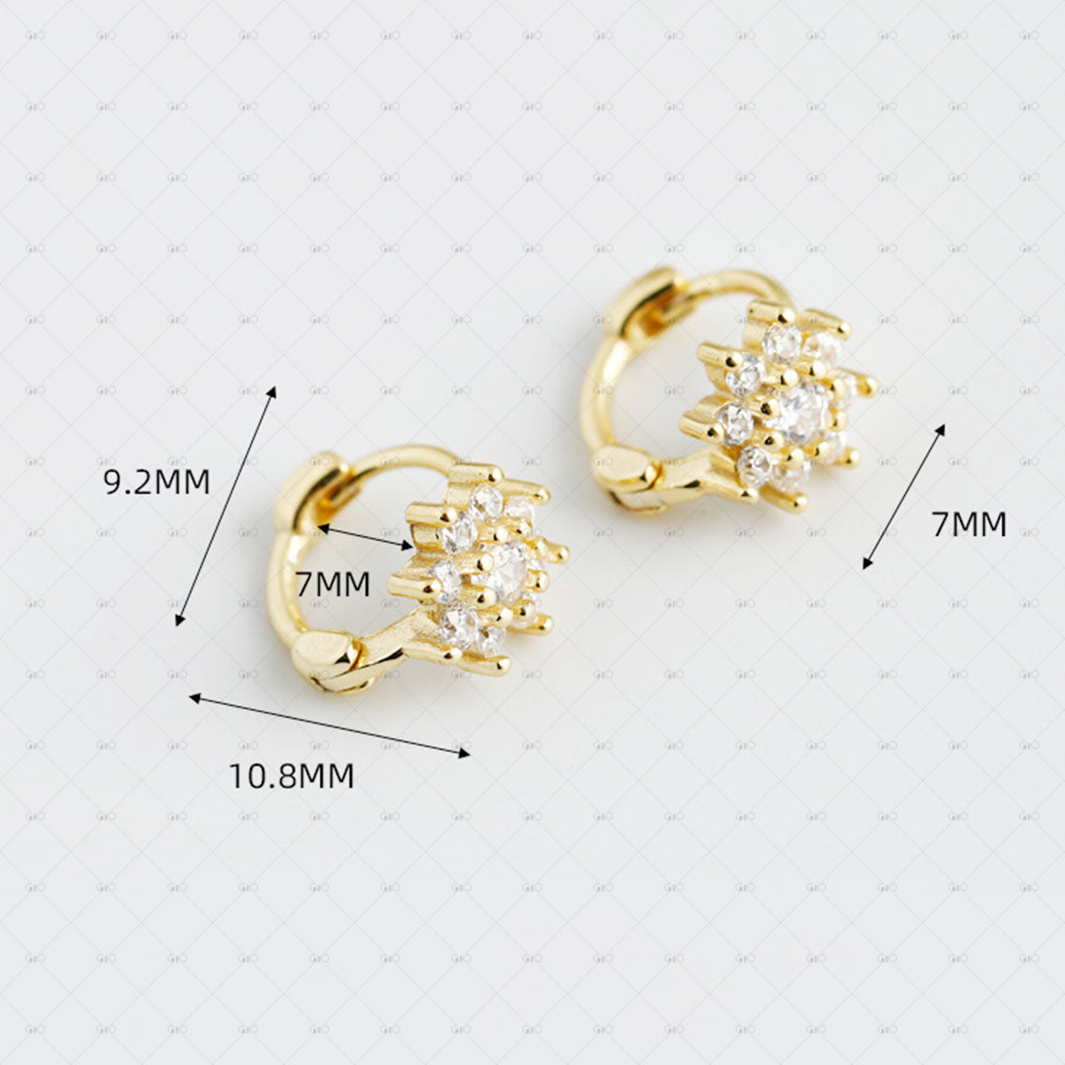 S925 Silver Flower Shape Zirconia Round Earrings